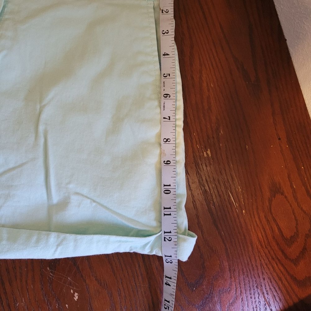 Gap Khakis Girlfriend 4 Inch Shorts - Light Green/Mint - Women's Size 6 (US) - Picture 4 of 5